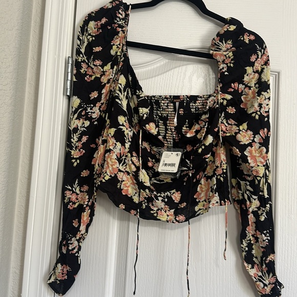 NWT Hilary printed top Floral Black Women's Top size small - Picture 5 of 11
